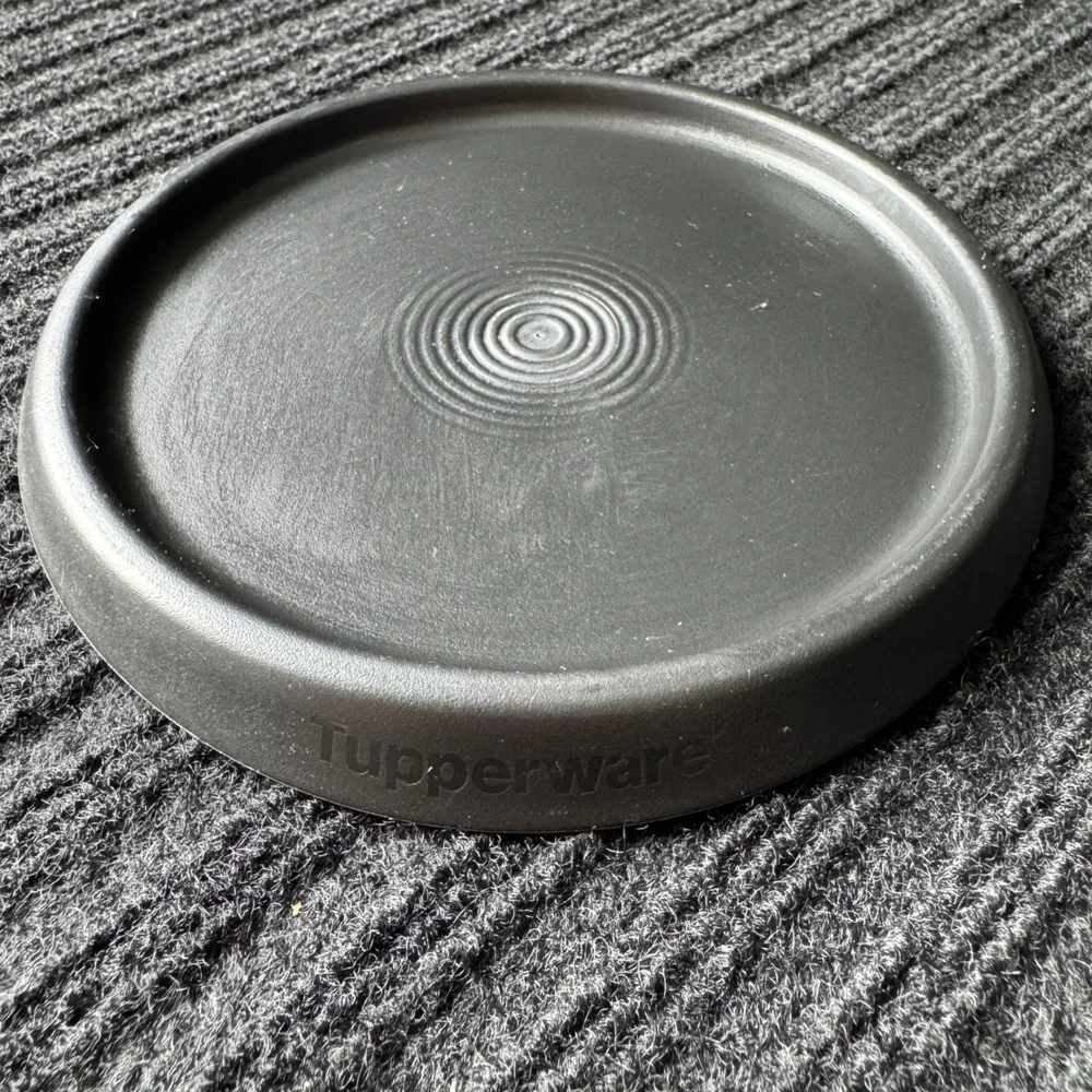 Tupperware‎ Black Round Seal Lid 6919A Replacement Part 5.75 Inch